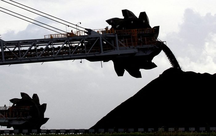 Stacker-reclaimer split bearings